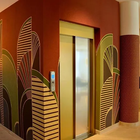 Seaside With Poolside Retreat Appartamento *