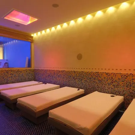 Seaside With Poolside Retreat Lejlighed *