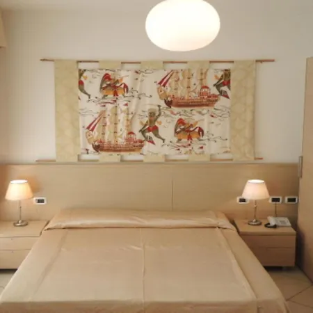 Lägenhet Seaside With Poolside Retreat Bibione