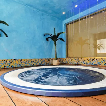 Lägenhet Seaside With Poolside Retreat Bibione