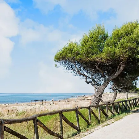 Seaside With Poolside Retreat Lägenhet Bibione