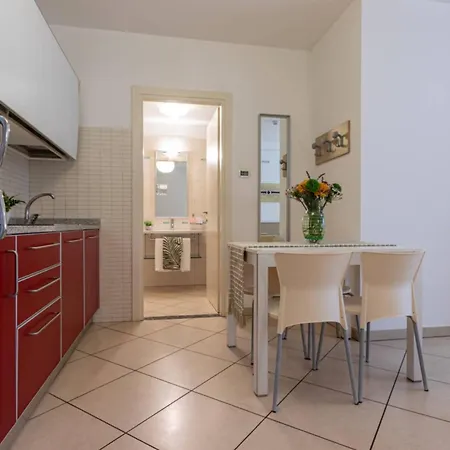 Appartamento Seaside With Poolside Retreat Bibione