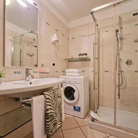 Seaside With Poolside Retreat Appartamento *