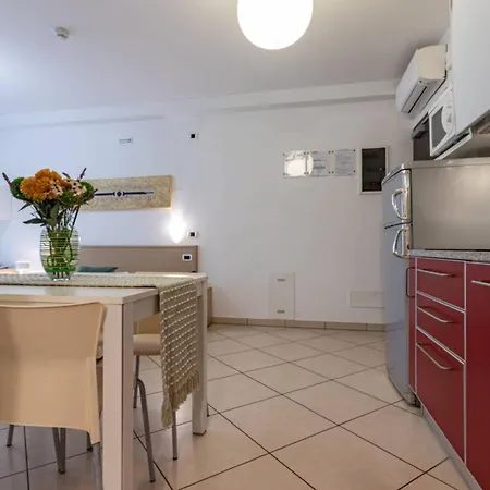 Seaside With Poolside Retreat ביביונה