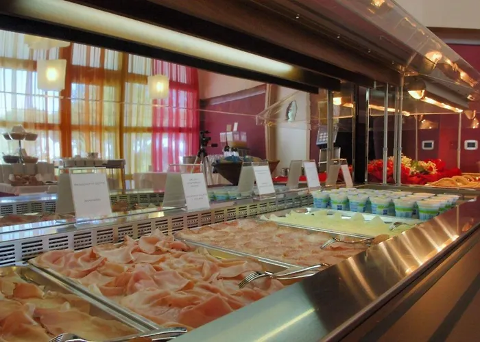 Apartment Seaside With Poolside Retreat *